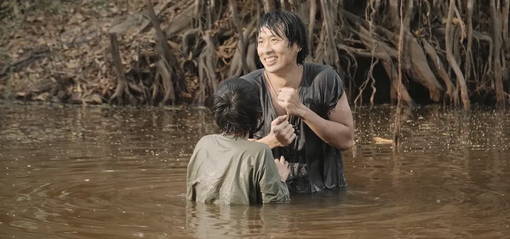 Tuấn Trần làm xấu mình trong vai Út Lục Lâm