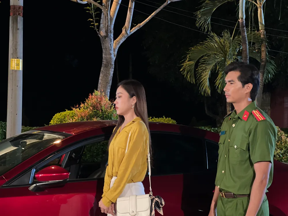 Cuộc tình giữa Lưu Vân và Toàn Phong bắt đầu tình cờ nhưng lớn dần theo năm tháng