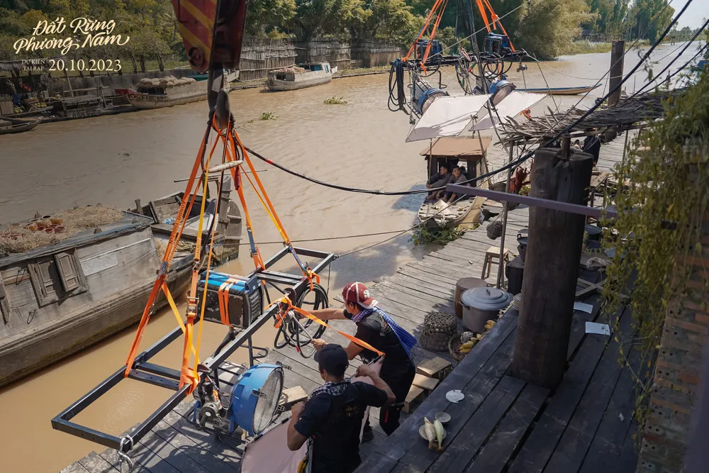 Đoàn phim đã làm việc tích cực, khẩn trương