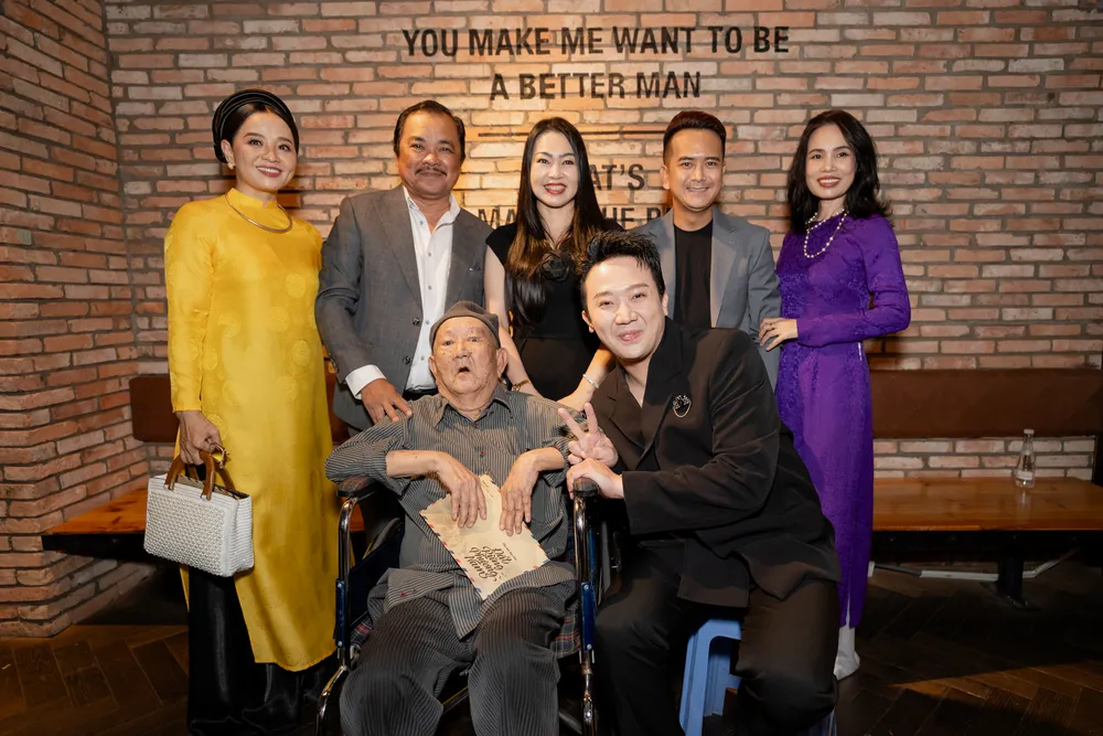 Trấn Thành và dàn diễn viên Đất phương Nam