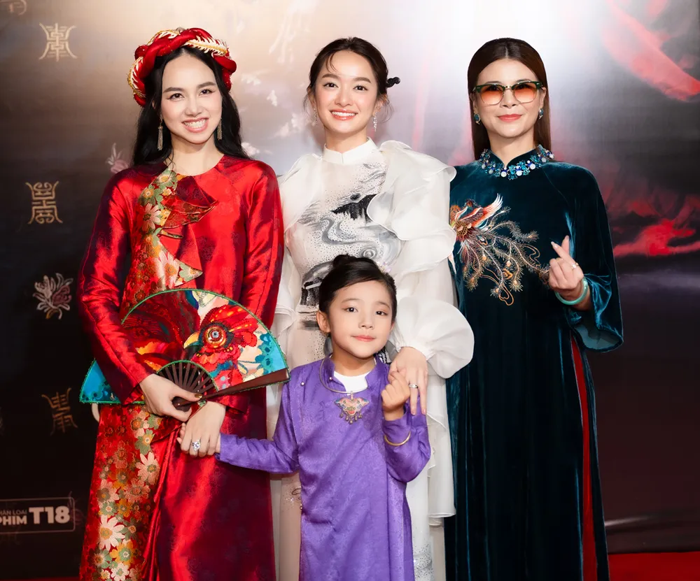 Ba diễn viên đảm nhận vai chính trong phim