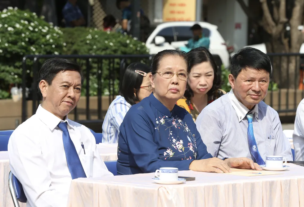 khai mac trien lam 12.jpg