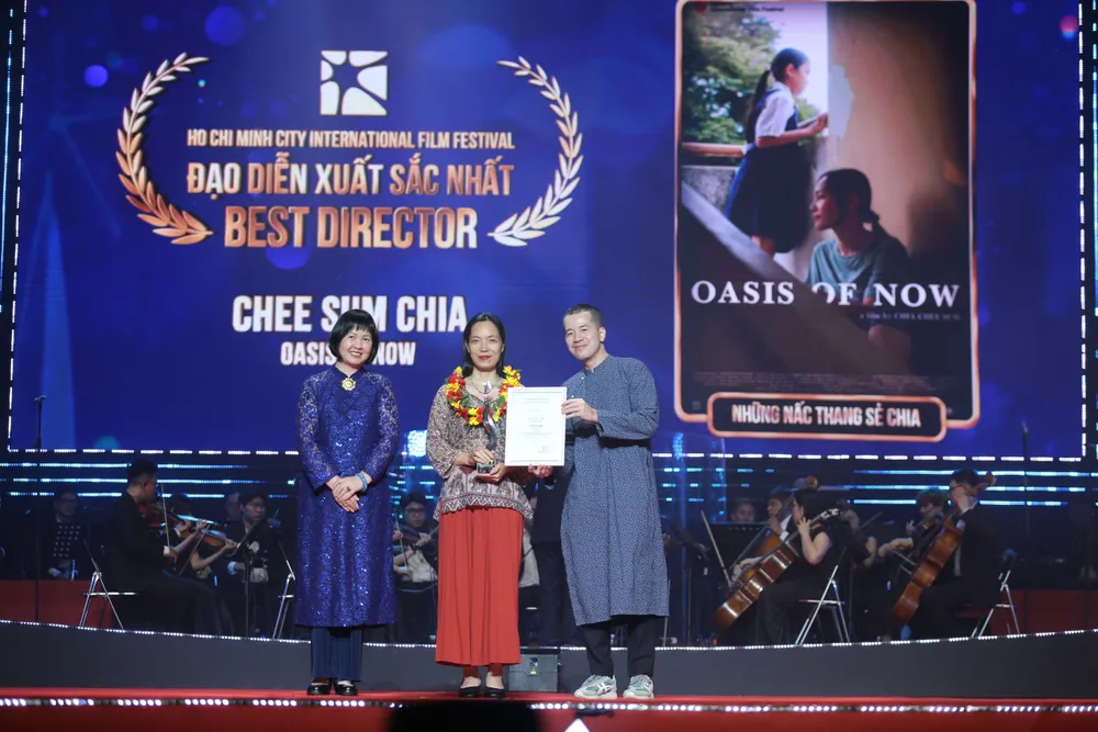 trao giai HIFF 15.jpg