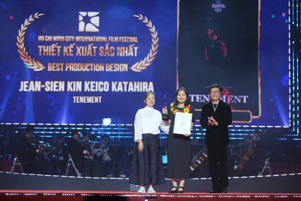 trao giai HIFF 3.jpg