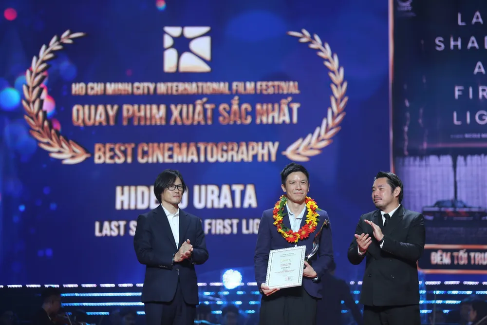 trao giai HIFF 6.jpg