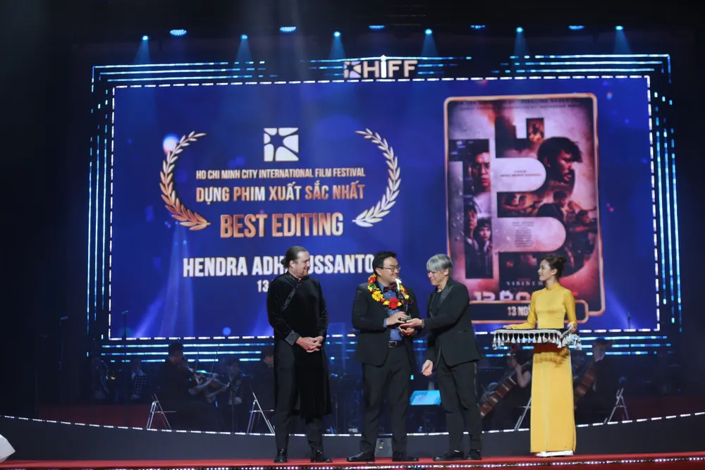 trao giai HIFF 7.jpg