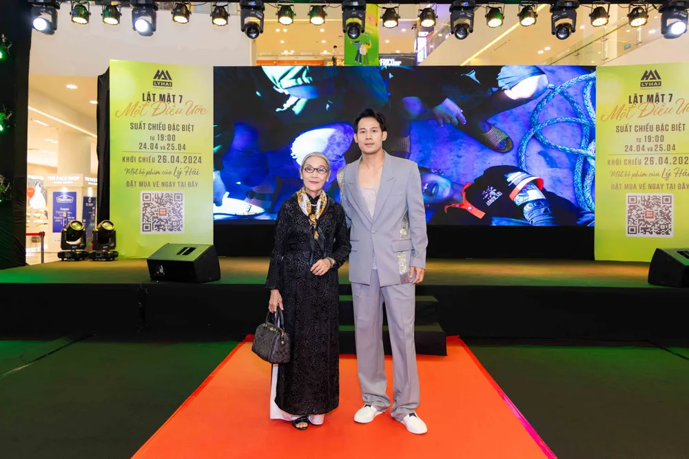 lat mat ra mat 1.jpg