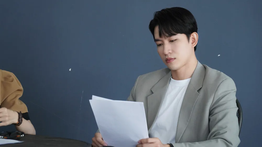 7 nam chua cuoi 4.jpg