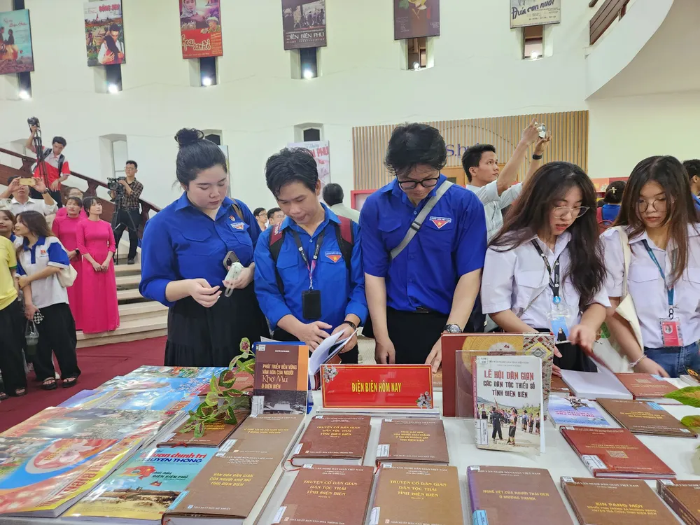 trien lam dien anh 9.jpg