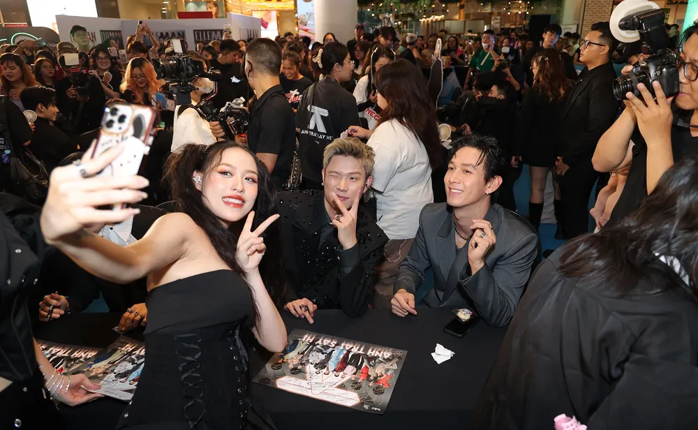 anh trai say hi 2.jpg