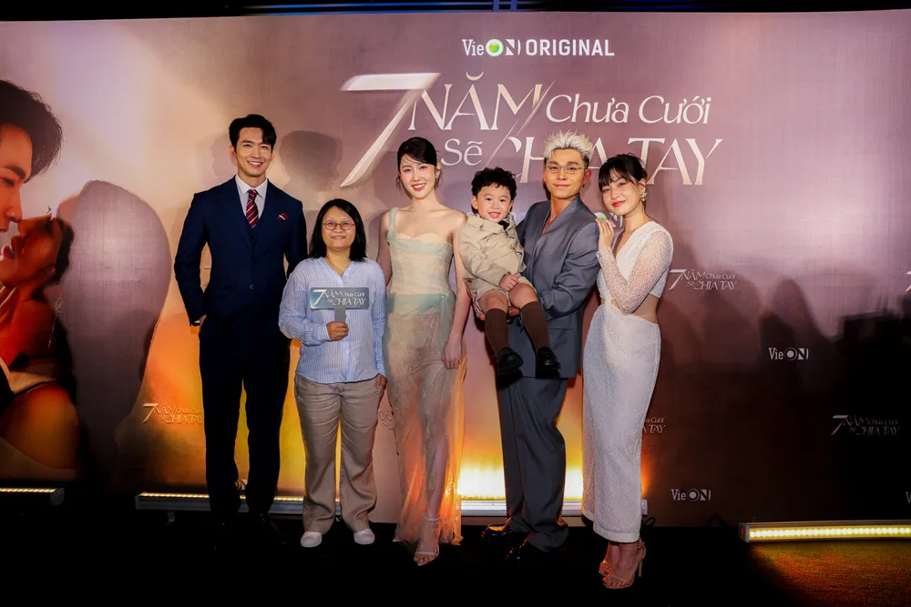 Thúy Ngân 7 nam chua cuoi 3.jpg