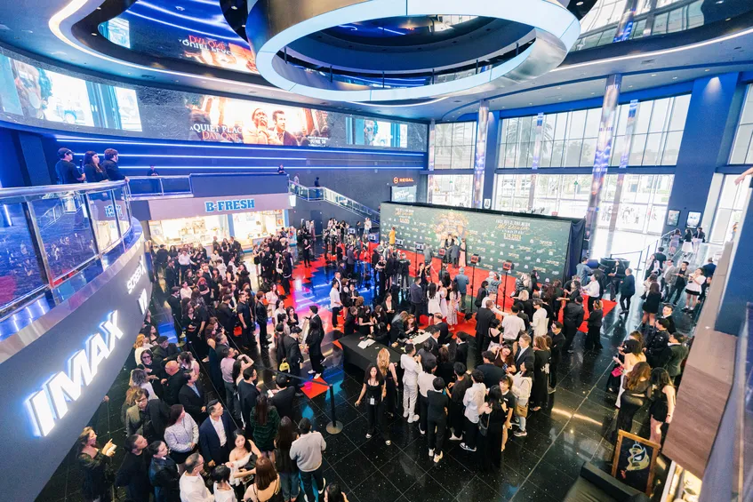 ly hai lat mat 3.jpg