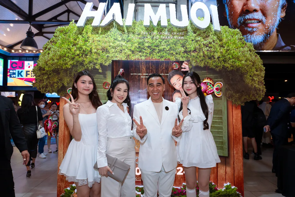 ra mat hai muoi 1.jpg