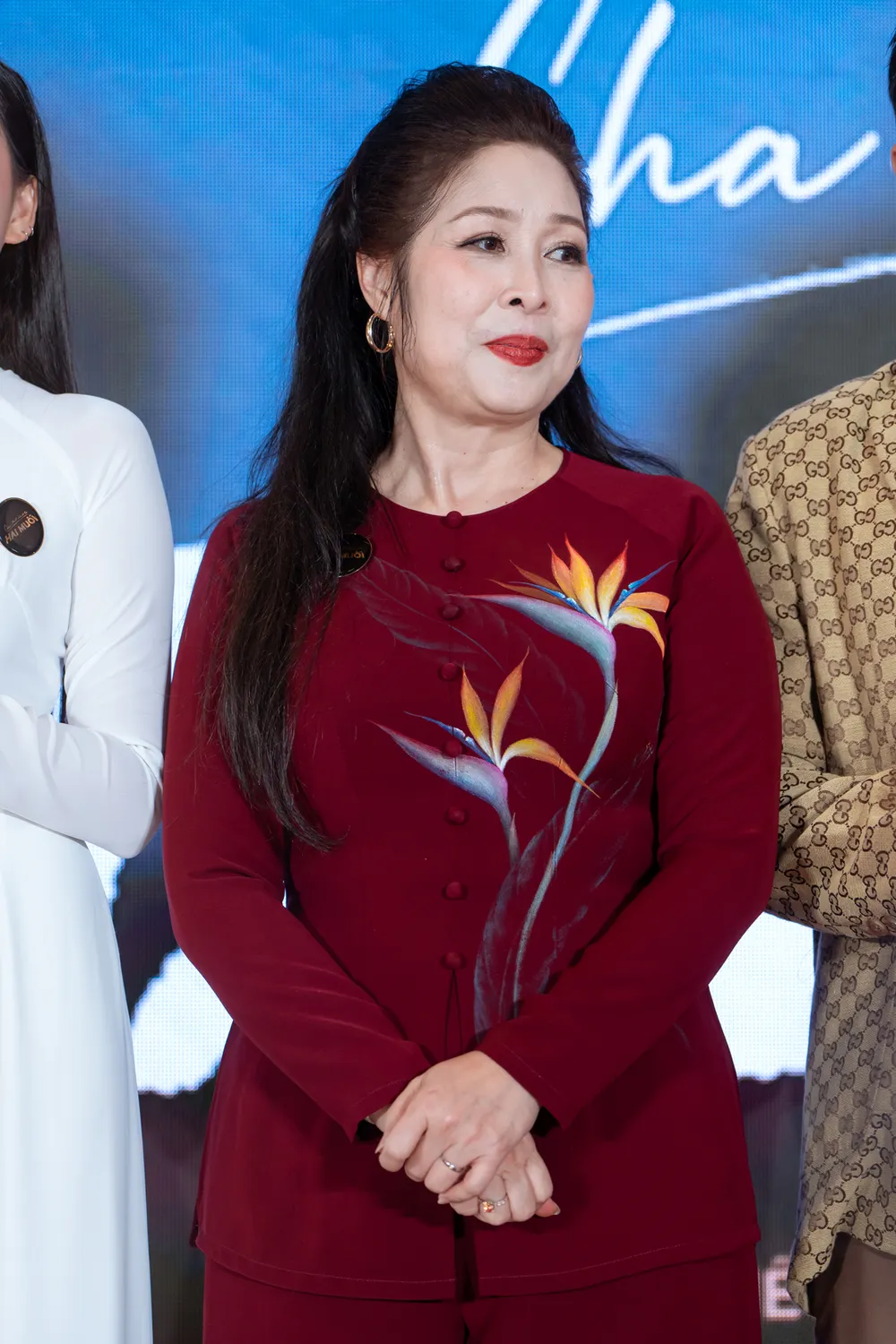 ra mat hai muoi 12.jpg