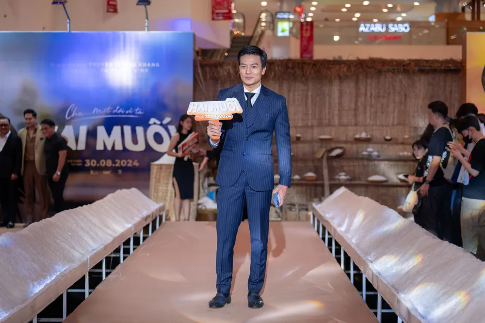 ra mat hai muoi 5.jpg