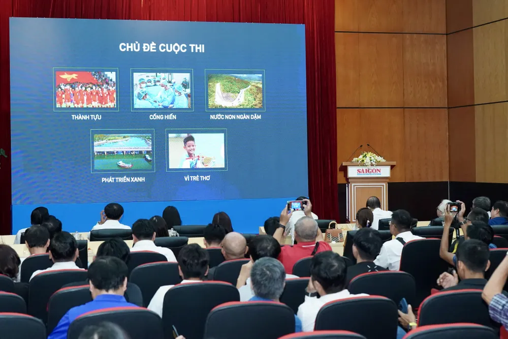 An overview of the announcement ceremony of the photo contest