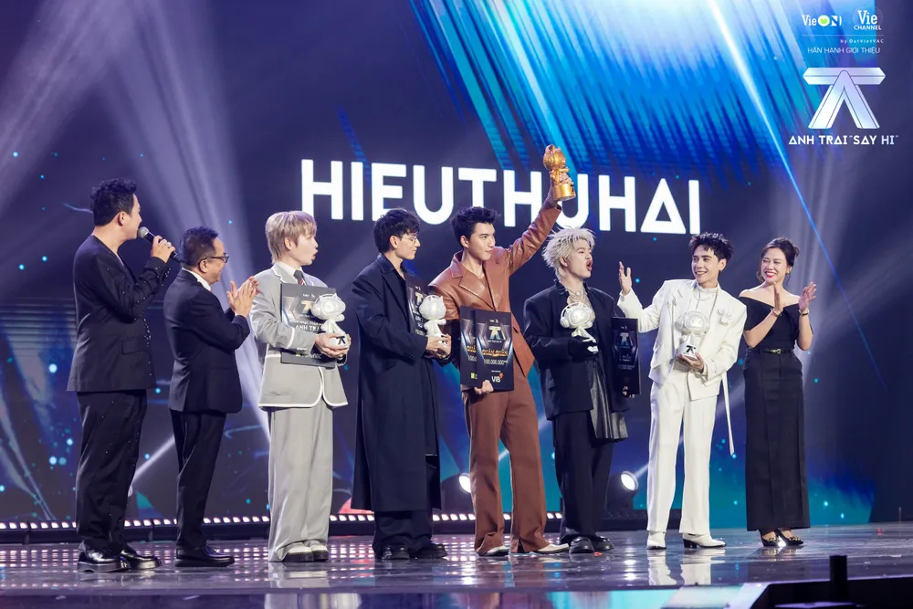 anh trai say hi ck 10.jpg