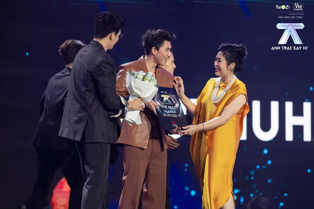 anh trai say hi ck 6.jpg