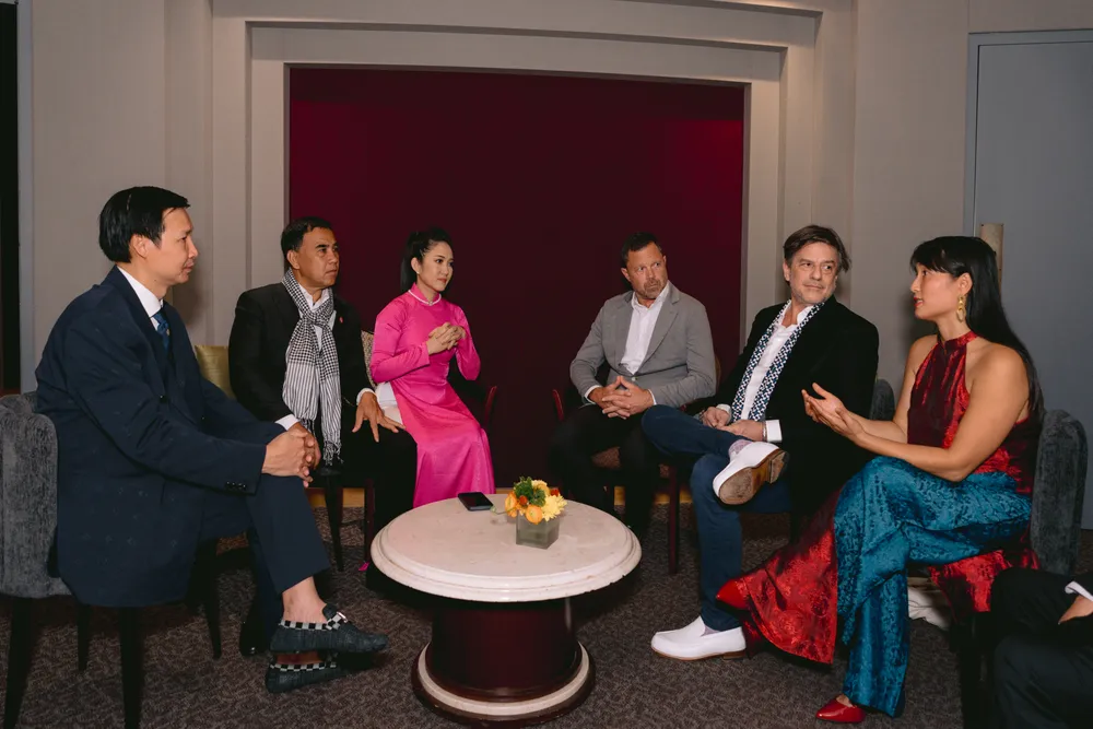 Đoàn có các hoạt động gặp gỡ, trao đổi với một số nhà sản xuất tại Hoa Kỳ. Ảnh: KMEDIA