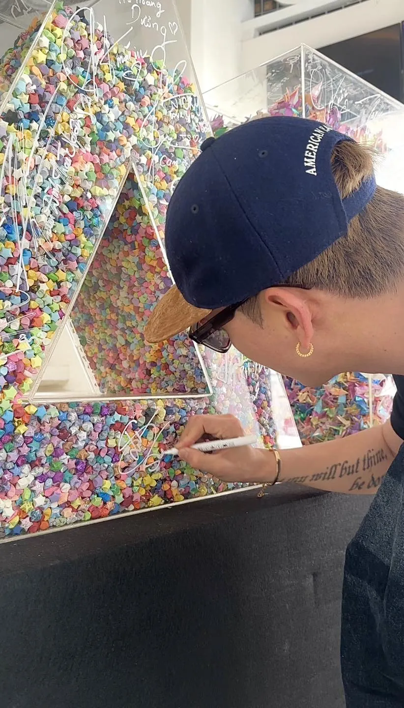 anh trai say hi hac giay 5.JPG