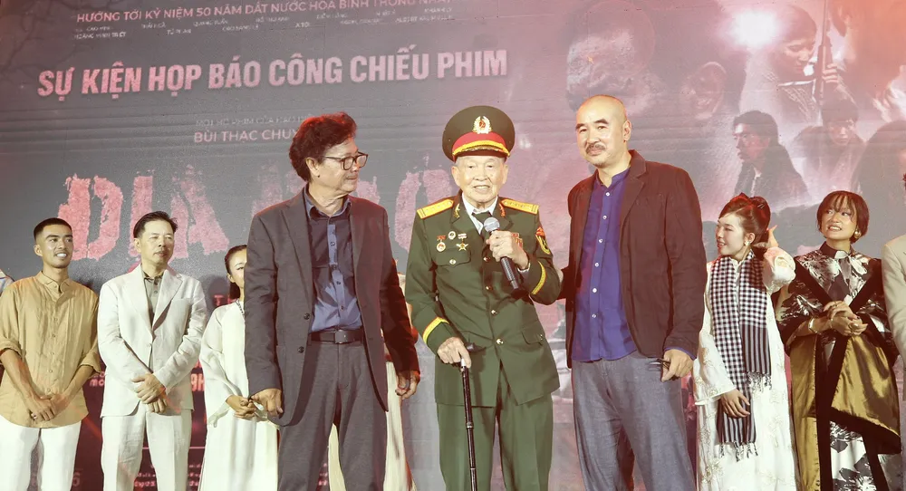 Địa đạo và cuộc hội ngộ xúc động với những chứng nhân lịch sử