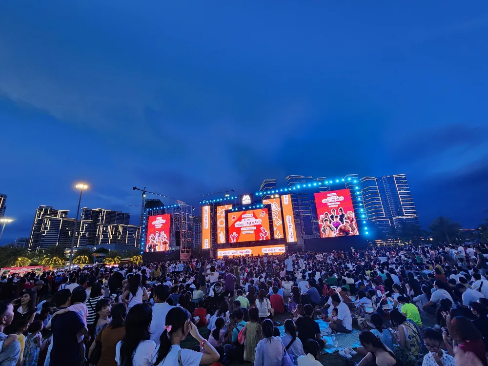 showcase lat mat 8 14.jpg