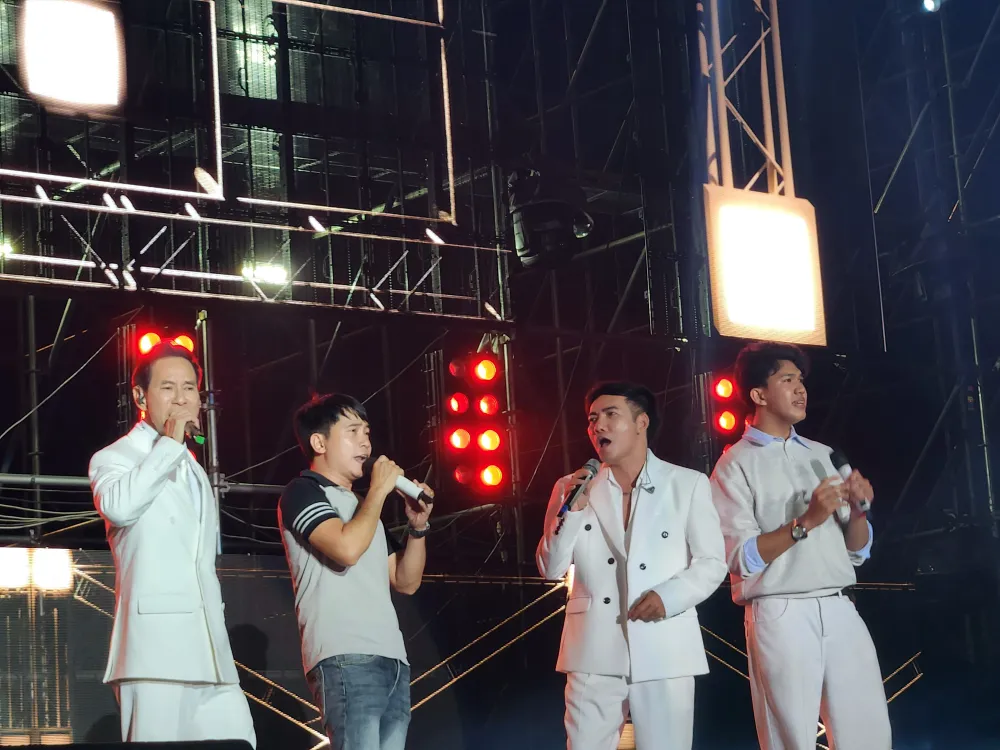 showcase lat mat 8 2.jpg