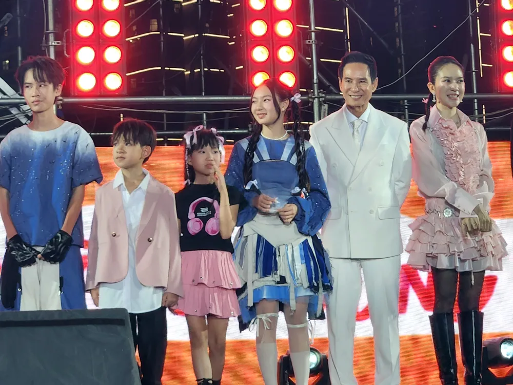 showcase lat mat 8 4.jpg