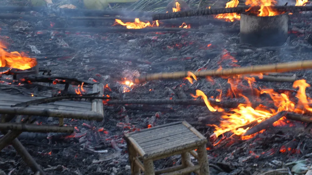 lat mat 8 canh chay no 4.jpg