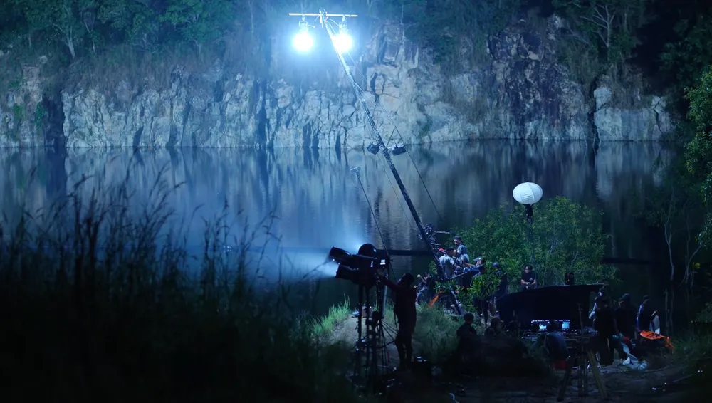 boi canh duoi day ho 3.jpg