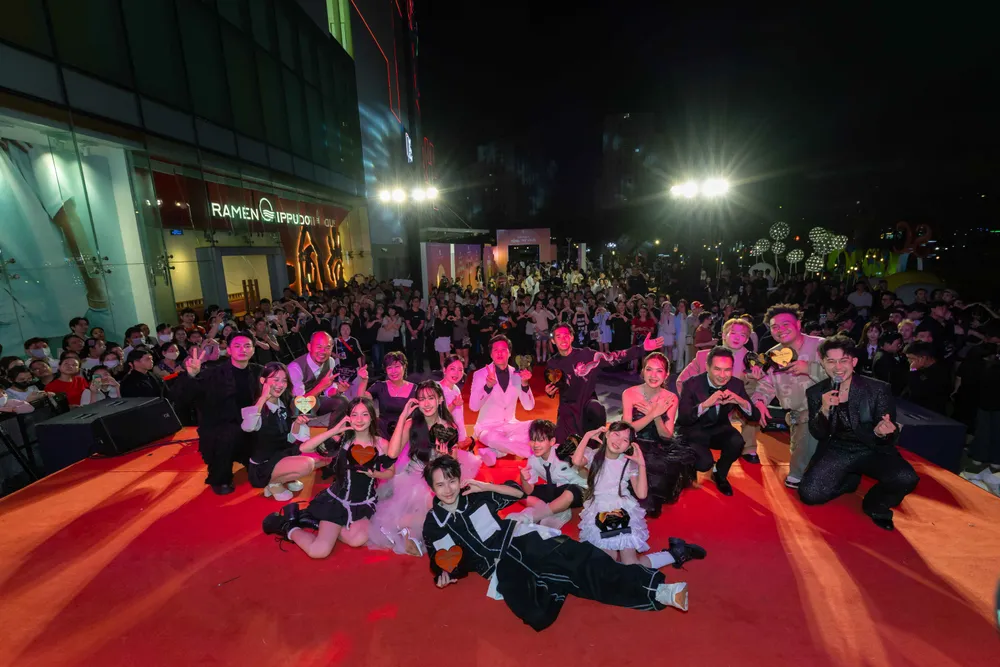 ra mat lat mat 8 5.jpg