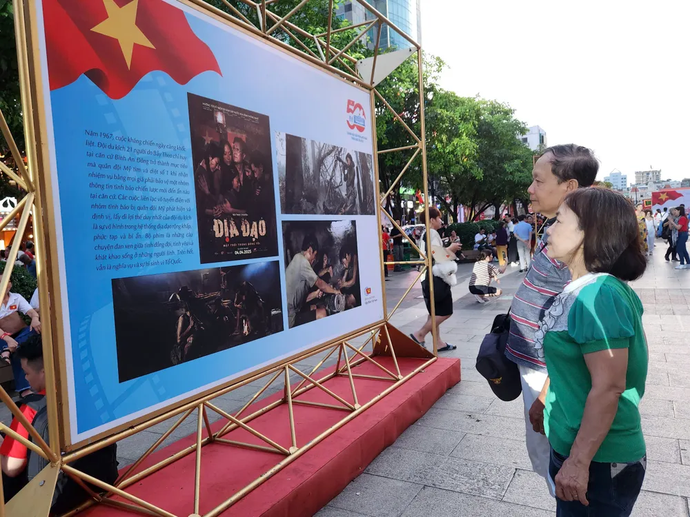 trien lam dien anh 3.jpg