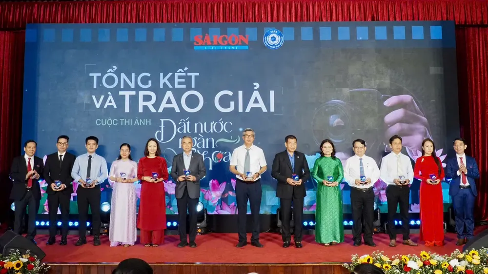 trao giai dat nuoc ngan hoa 1.jpg