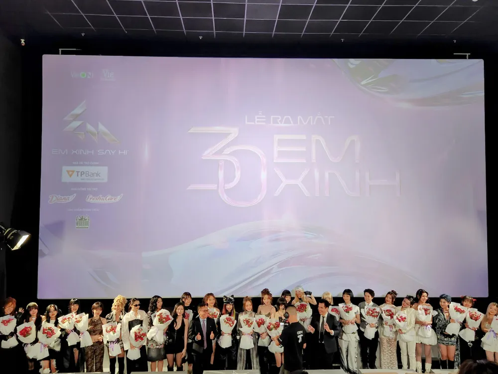 ra mat em xinh 1.jpg