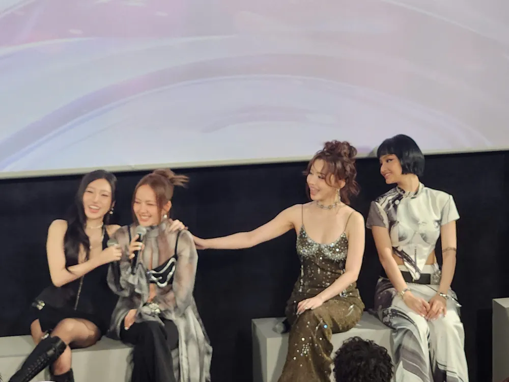 ra mat em xinh 2.jpg