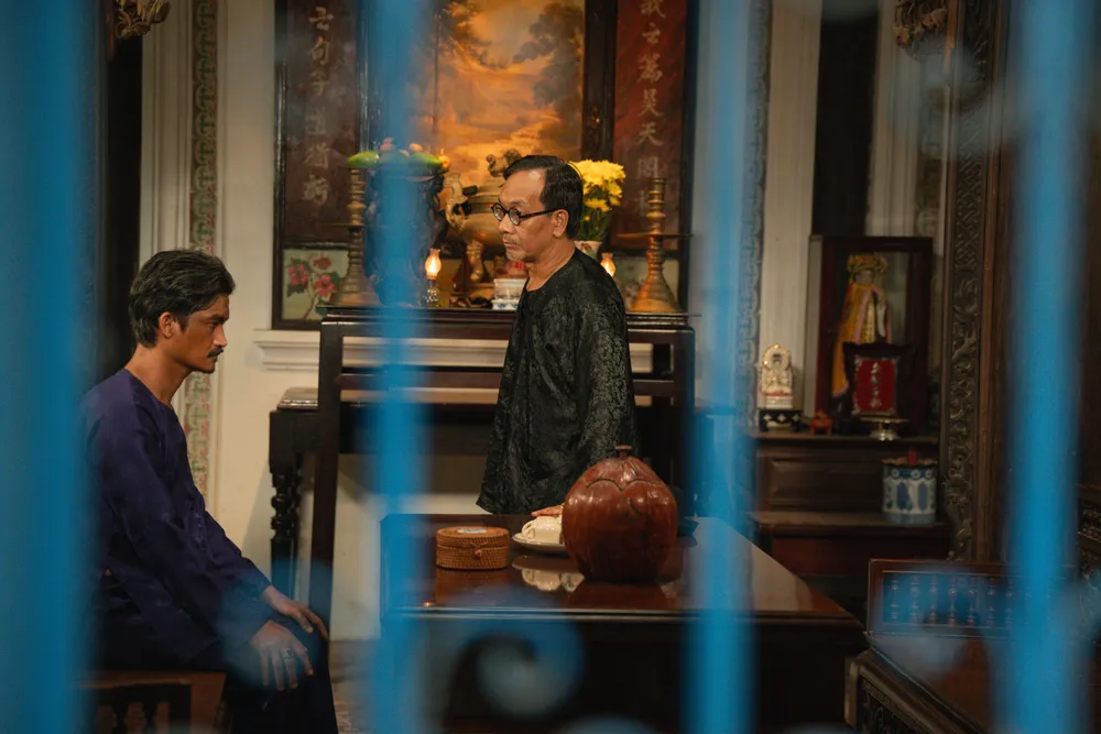 nghe si duc khue 2.jpg