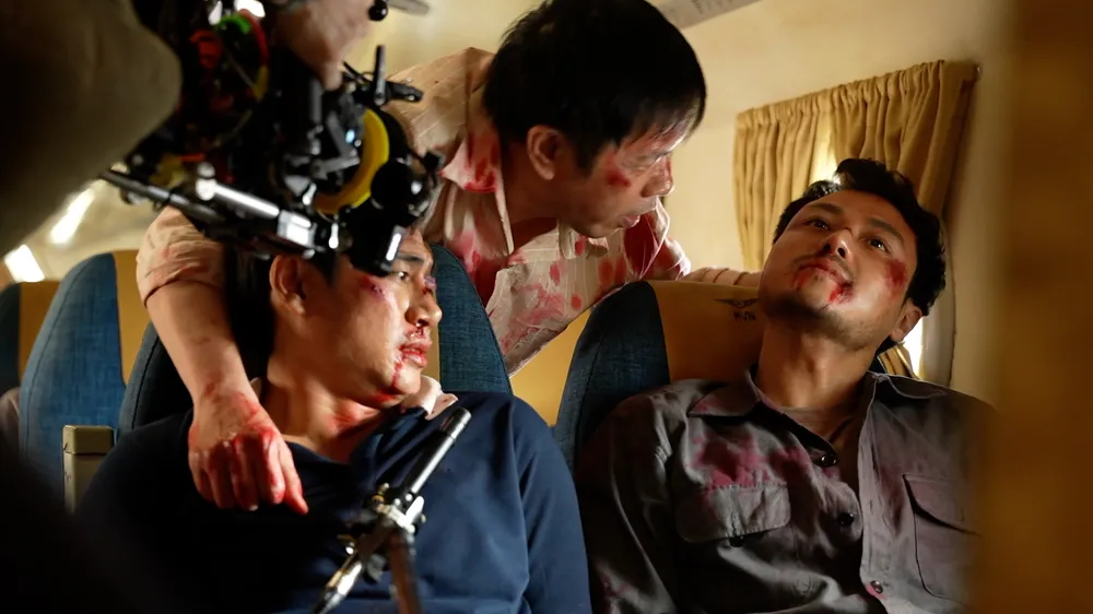 Thai hoa tu chien tren khong 1.jpg