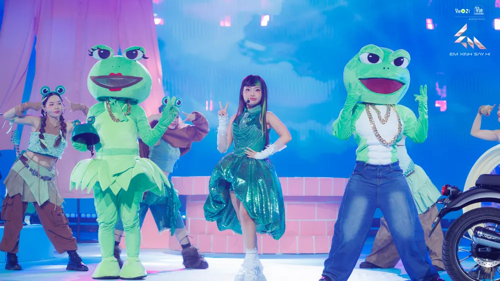 ck em xinh say hi 2.png