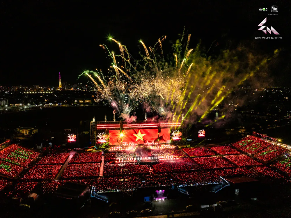 em xinh say hi concert 4.jpg