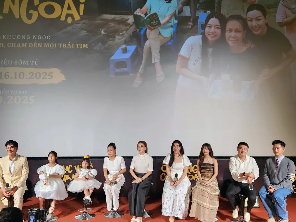 cuc vang cua ngoai 3.jpg