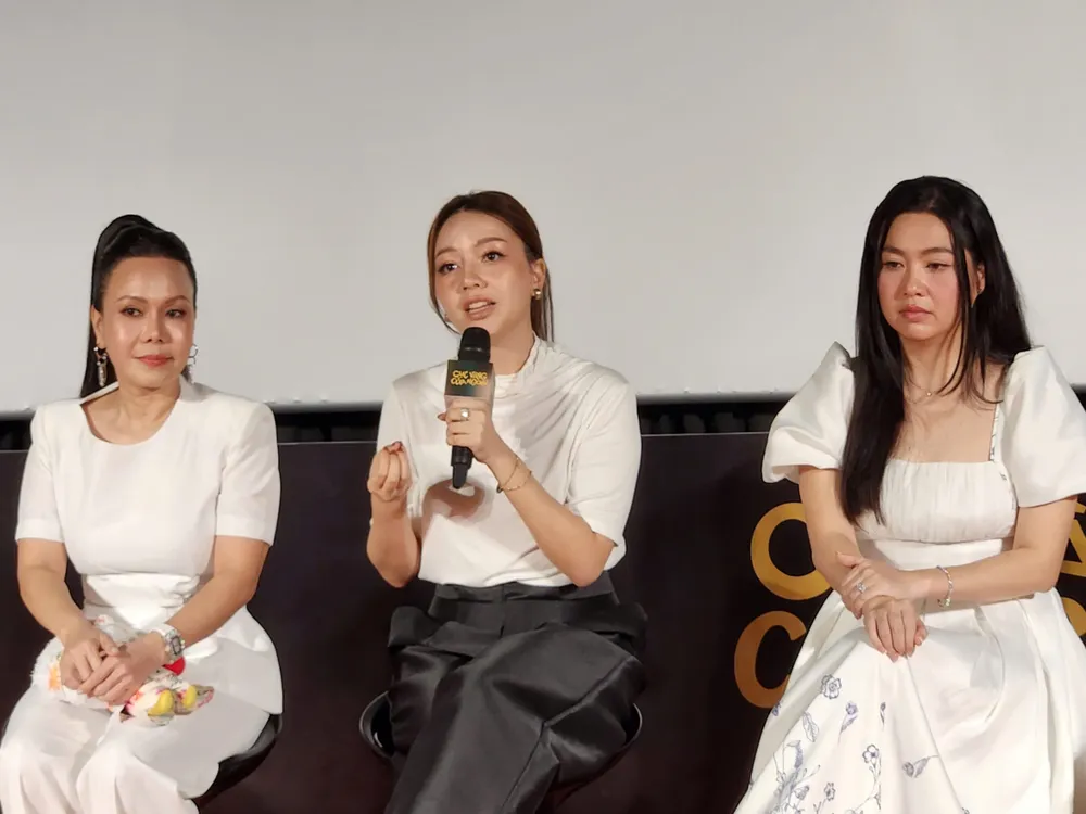 cuc vang cua ngoai .jpg