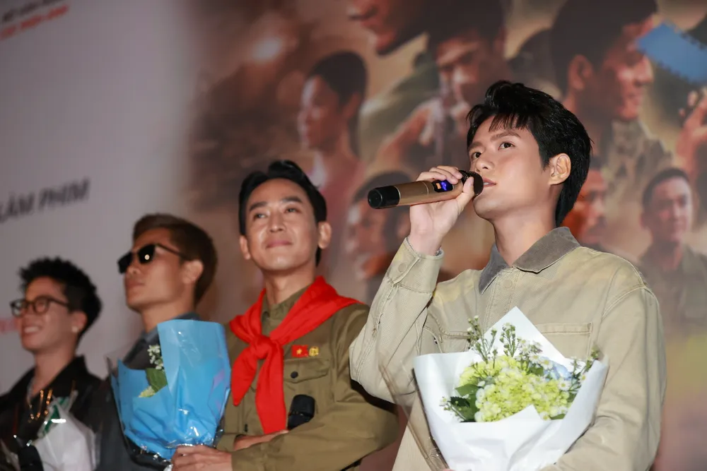 giao luu mua do 8.jpg