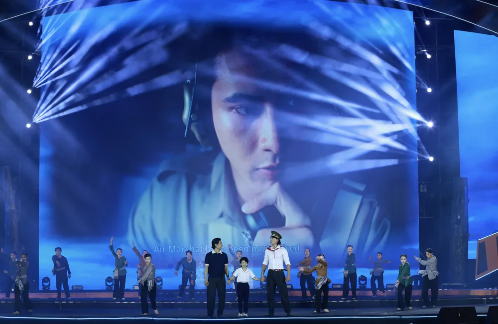 LHP - san khau 11.jpg