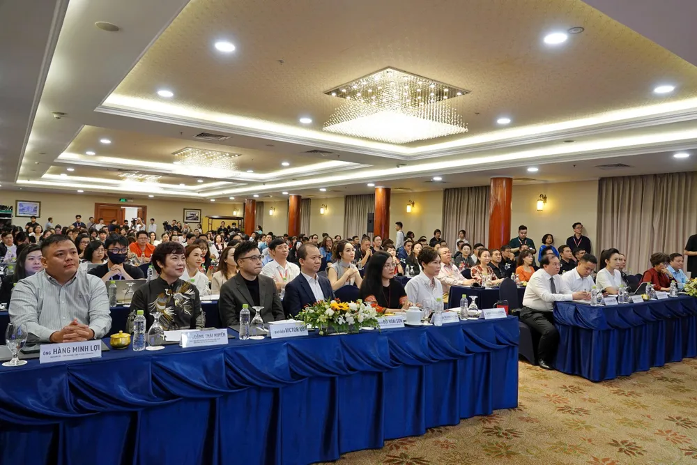 hoi thao cong nghiep van hoa 2.jpg