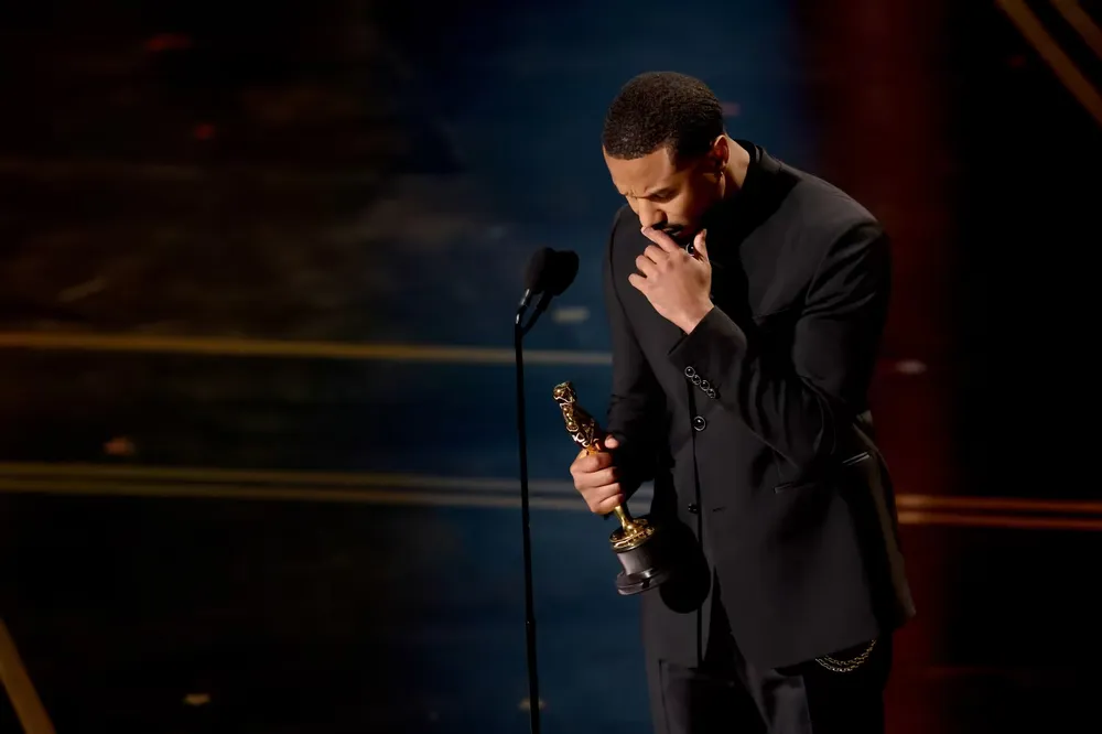 Michael B. Jordan với giải Nam diễn viên chính xuất sắc nhất. Ảnh- Getty Images .jpg