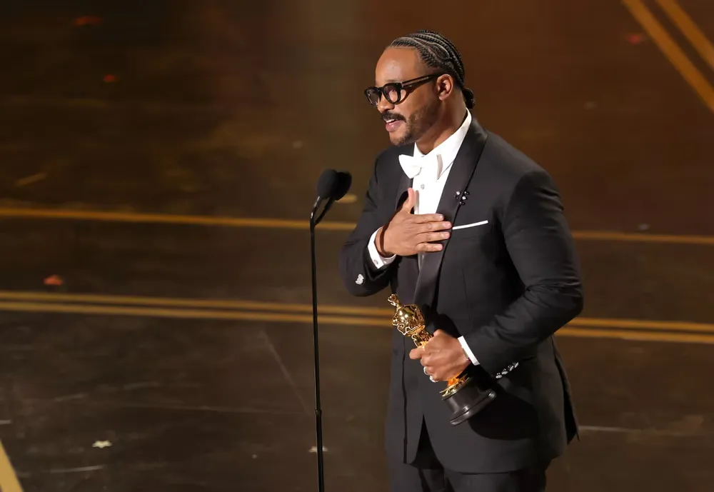 Ryan Coogler nhận giải Kịch bản gốc xuất sắc. Ảnh- Getty Images.jpg