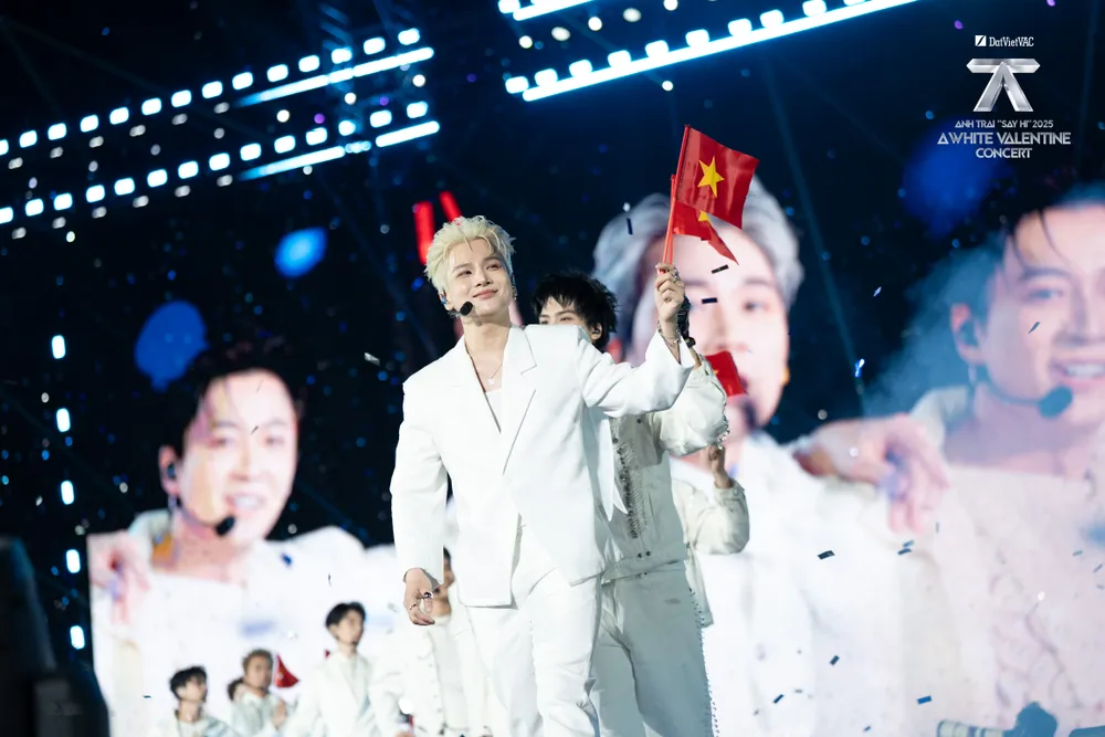 anh trai say hi concert 1.jpg