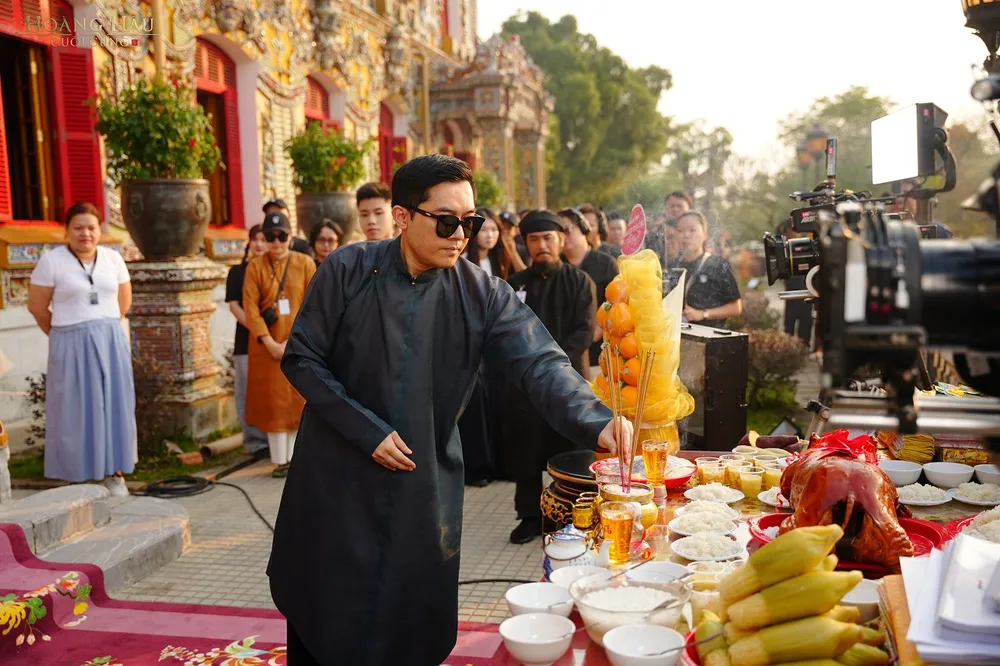 hoang hau cuoi cung 2.jpg