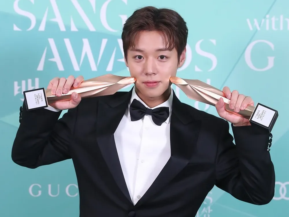 Park Ji Hoon đến Việt Nam giao lưu với người hâm mộ