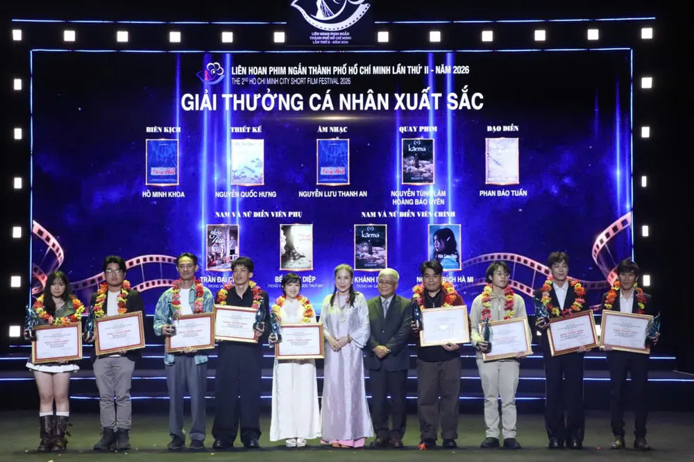 trao giai lhp ngan 7.jpg